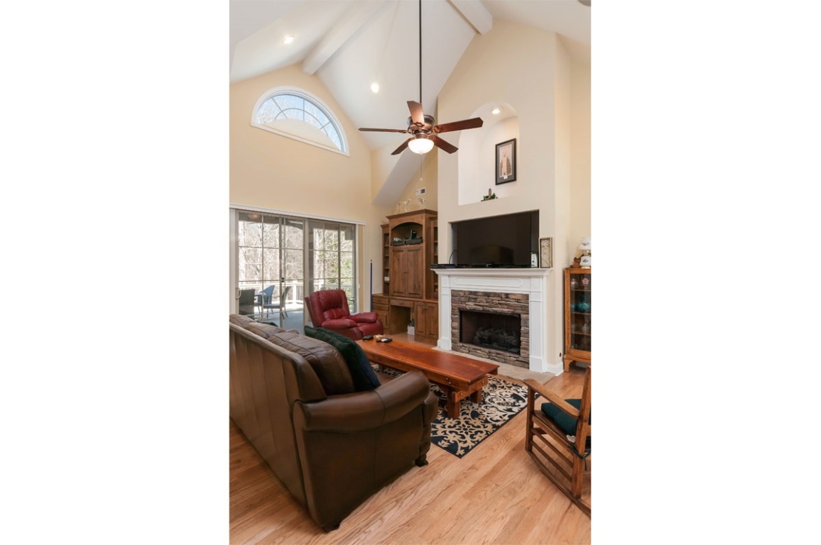 703 West Quincy Road Seneca, SC 29678 - Photo 5 of 36 Gallery Image 5