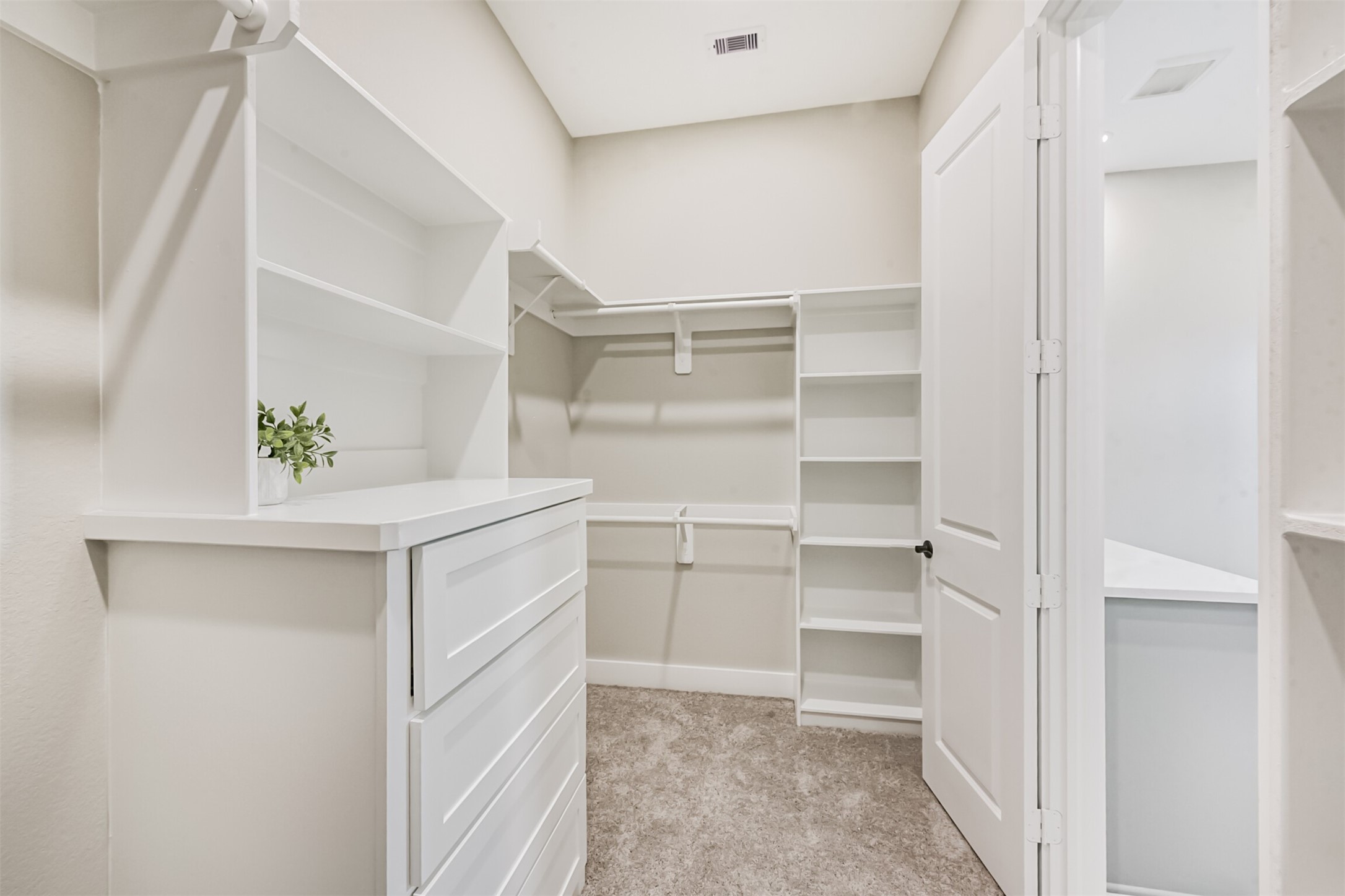 2803 Lancaster Lane Pasadena, TX 77506 - Photo 29 of 45 a room with cabinets and a chair