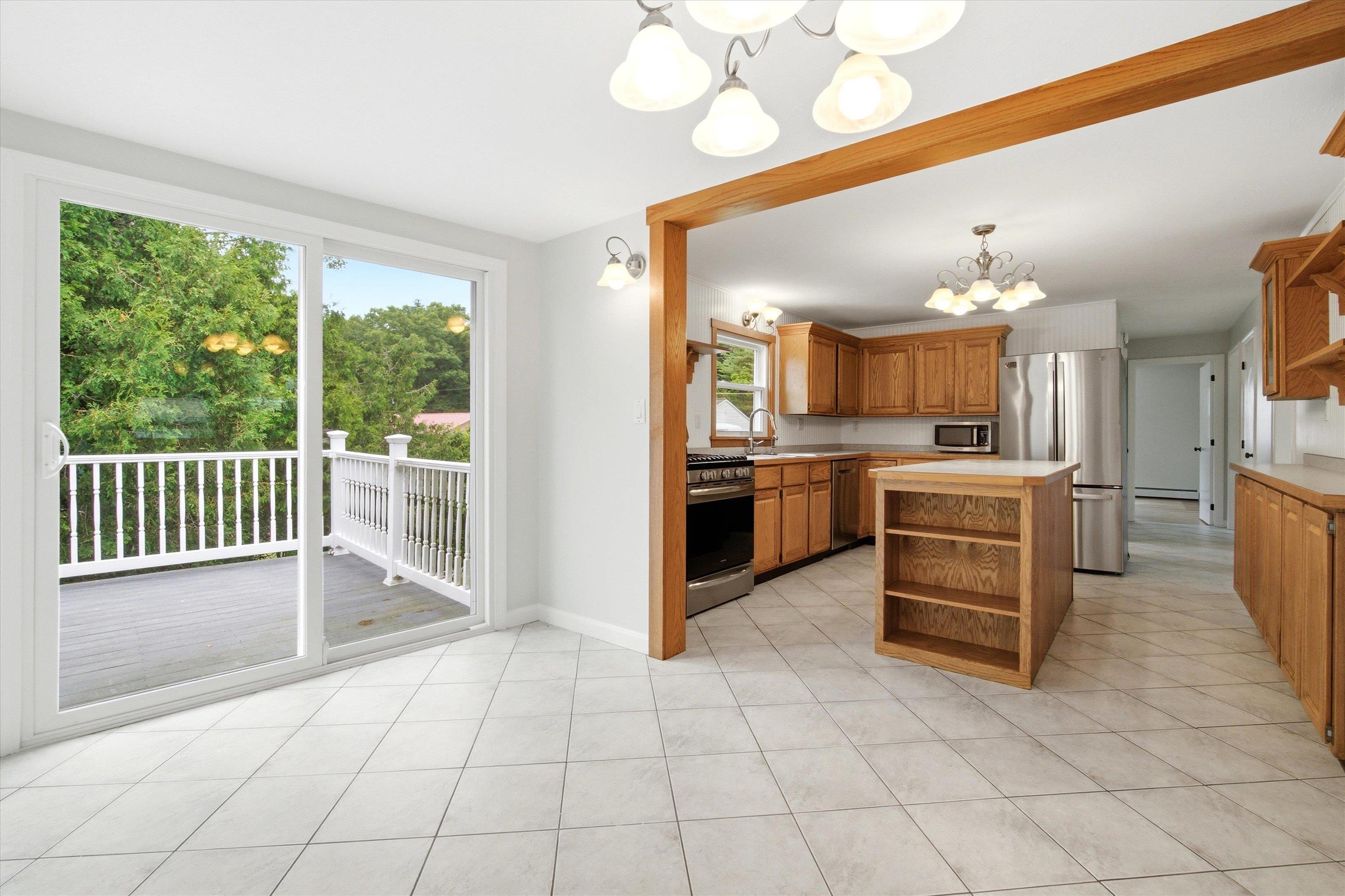 12 Bryant Road Nashua, NH 03062 - Photo 6 of 41