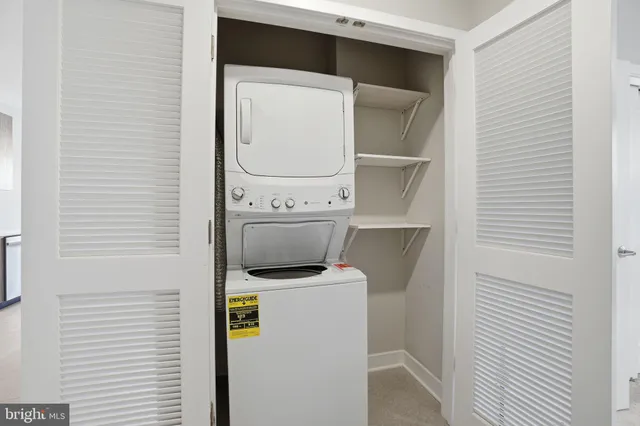 $2,600 | 989 South Buchanan Street, Unit 303, Arlington, VA 22204