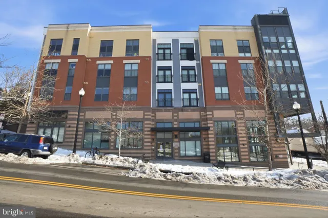 $2,600 | 989 South Buchanan Street, Unit 303, Arlington, VA 22204