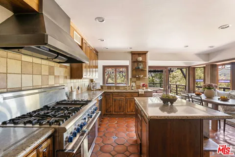 $2,195,000 | 19805 Valley View Drive, Topanga, CA 90290