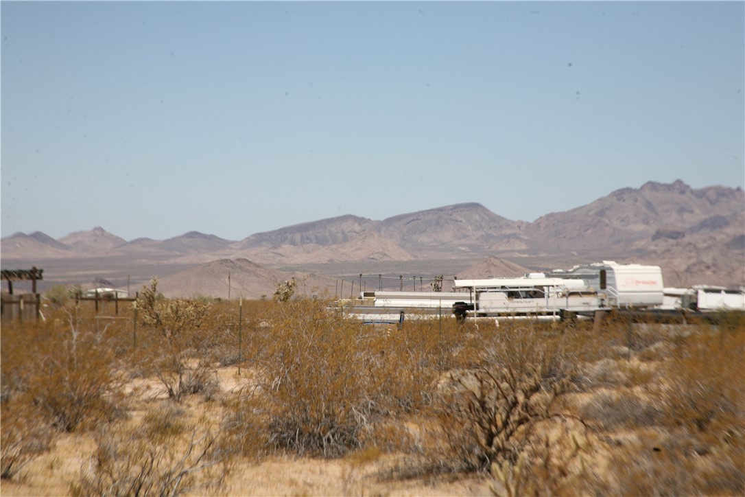 207-17-097 South Cameron Road Yucca, AZ 86438 - Photo 4 of 34
