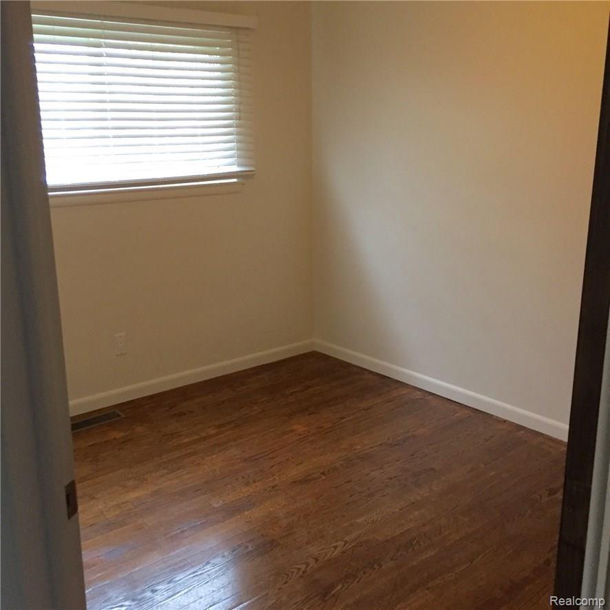 11817 Engleman Road Warren, MI 48089 - Photo 10 of 16 Bedroom 3