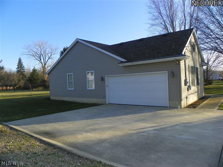 44925 Middle Ridge Road Amherst, OH 44001 - Photo 2 of 22