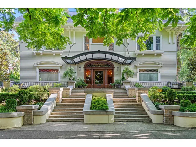 $3,000,000 | 1408 Northeast Knott Street, Portland, OR 97212