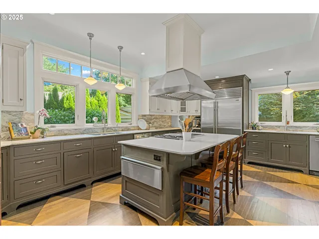 $3,000,000 | 1408 Northeast Knott Street, Portland, OR 97212