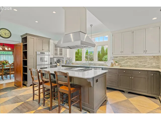 $3,000,000 | 1408 Northeast Knott Street, Portland, OR 97212