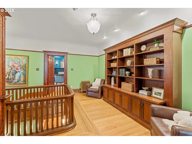 $3,000,000 | 1408 Northeast Knott Street, Portland, OR 97212