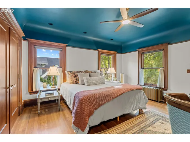 $3,000,000 | 1408 Northeast Knott Street, Portland, OR 97212