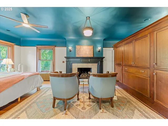 $3,000,000 | 1408 Northeast Knott Street, Portland, OR 97212