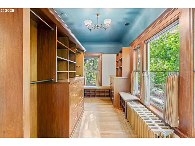 $3,000,000 | 1408 Northeast Knott Street, Portland, OR 97212