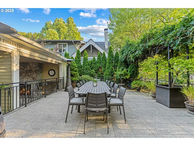 $3,000,000 | 1408 Northeast Knott Street, Portland, OR 97212