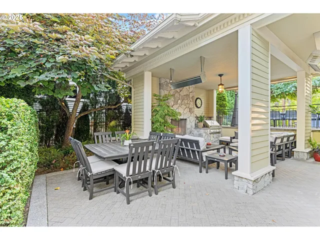 $3,000,000 | 1408 Northeast Knott Street, Portland, OR 97212