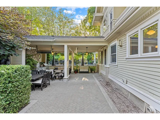 $3,000,000 | 1408 Northeast Knott Street, Portland, OR 97212