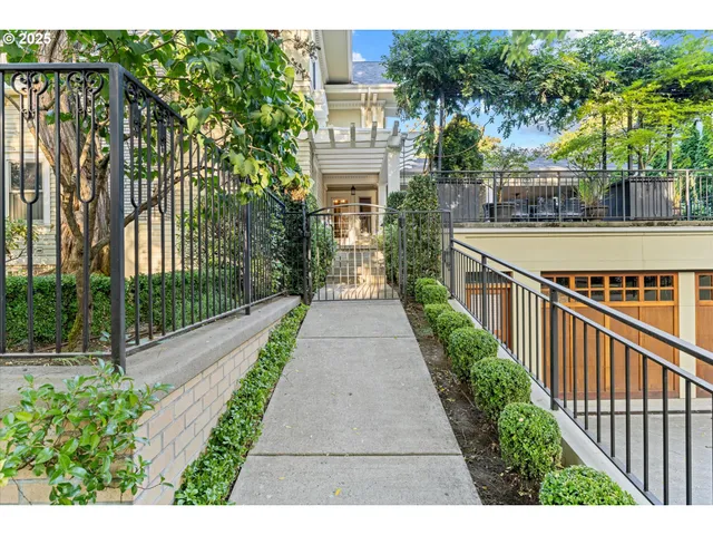 $3,000,000 | 1408 Northeast Knott Street, Portland, OR 97212