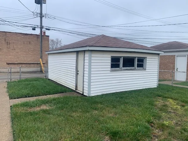 $129,000 | 12613 South Marshfield Avenue, Calumet Park, IL 60827