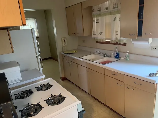 $129,000 | 12613 South Marshfield Avenue, Calumet Park, IL 60827