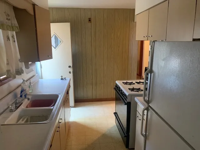 $129,000 | 12613 South Marshfield Avenue, Calumet Park, IL 60827