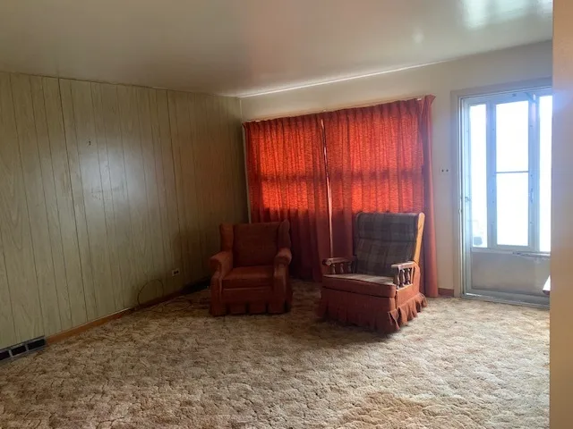 $129,000 | 12613 South Marshfield Avenue, Calumet Park, IL 60827