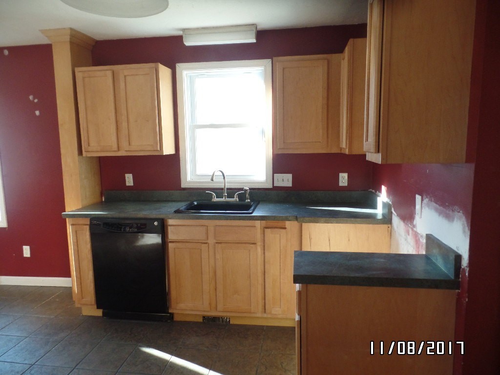 41 Upland Street Worcester, MA 01607 - Photo 4 of 14 Gallery Image 4