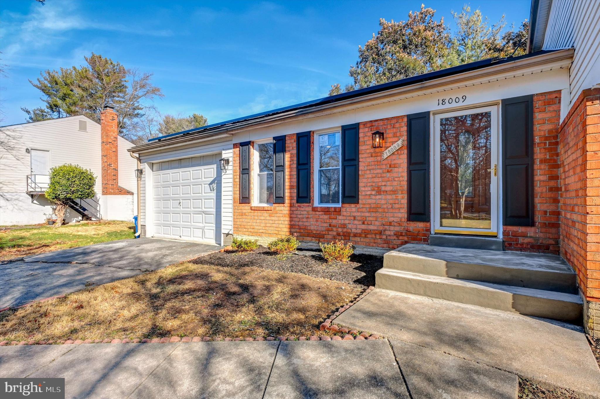 18009 Cashell Road Olney, MD 20832 - Photo 3 of 34