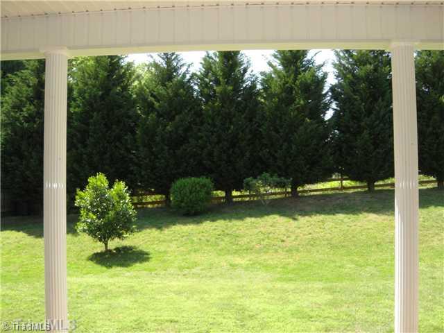 124 Water Mill Road Kernersville, NC 27284 - Photo 14 of 15 Yard/Garden.