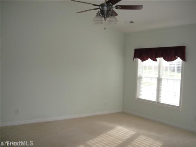 124 Water Mill Road Kernersville, NC 27284 - Photo 6 of 15 Living Room.