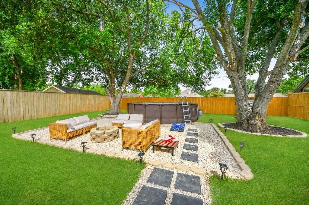 16210 Lazy Ridge Road Houston, TX 77053 - Photo 2 of 23