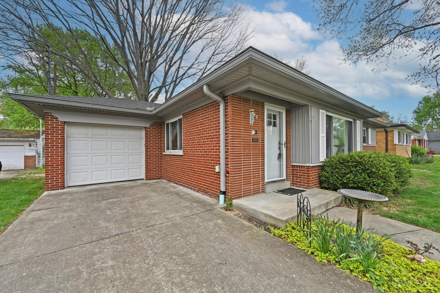 948 Alnetta Drive Cincinnati, OH 45230 - Photo 4 of 39