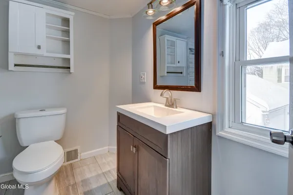 $249,999 | 119 Maple Avenue, Florida, NY 12069