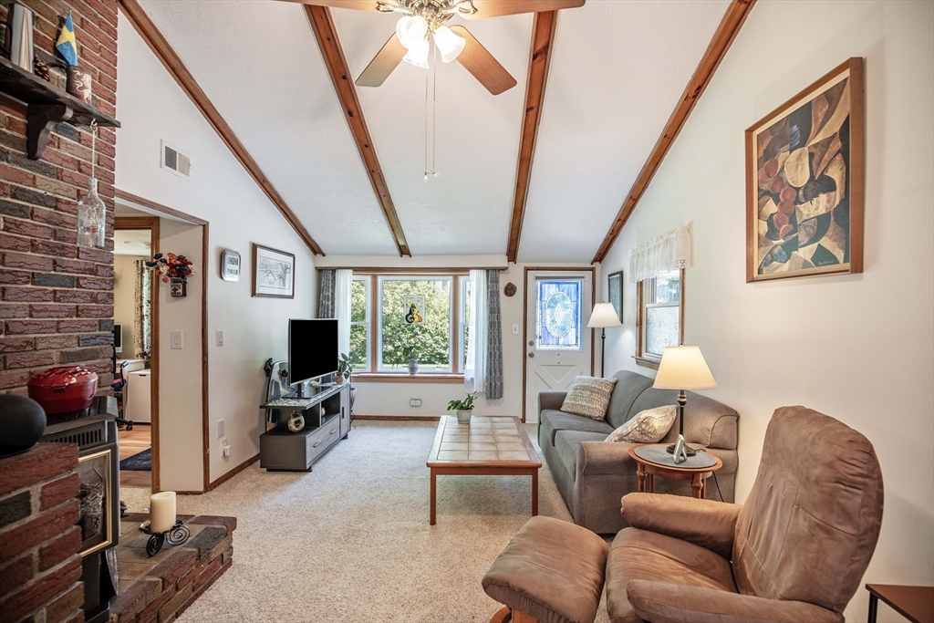 32 Great Woods Road Saugus, MA 01906 - Photo 4 of 39 Gallery Image 4