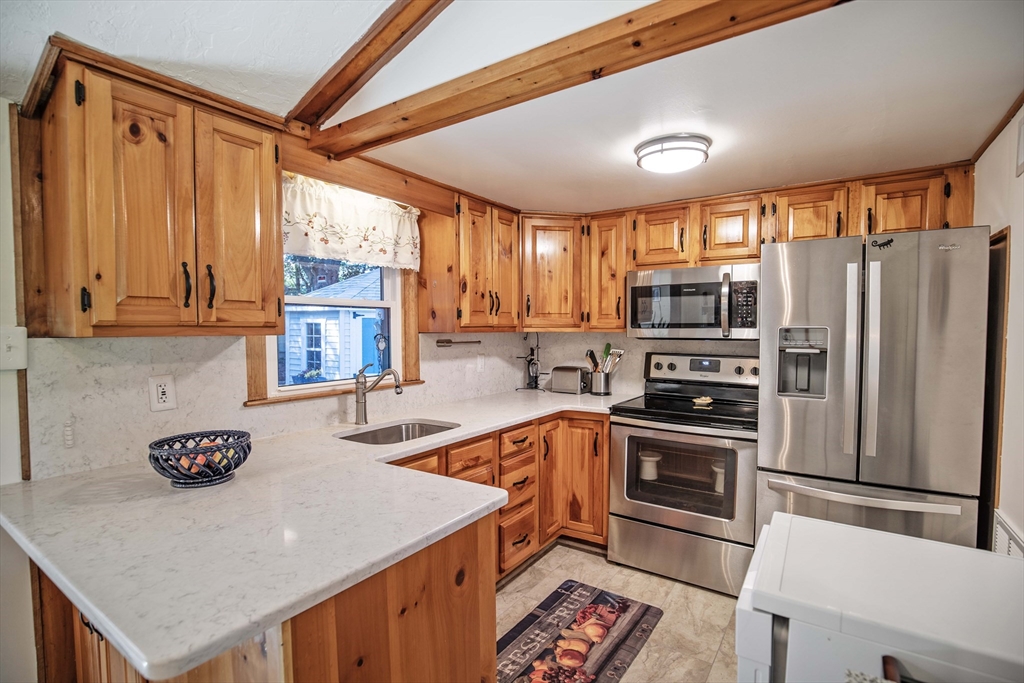32 Great Woods Road Saugus, MA 01906 - Photo 8 of 39 Gallery Image 8