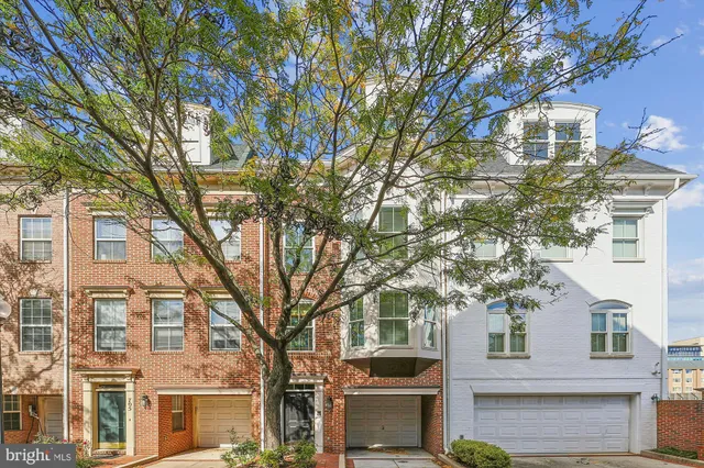 $1,049,000 | 703 Capitol Square Place Southwest, Washington, DC 20024