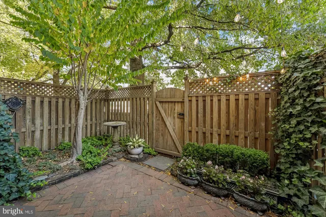 $1,049,000 | 703 Capitol Square Place Southwest, Washington, DC 20024