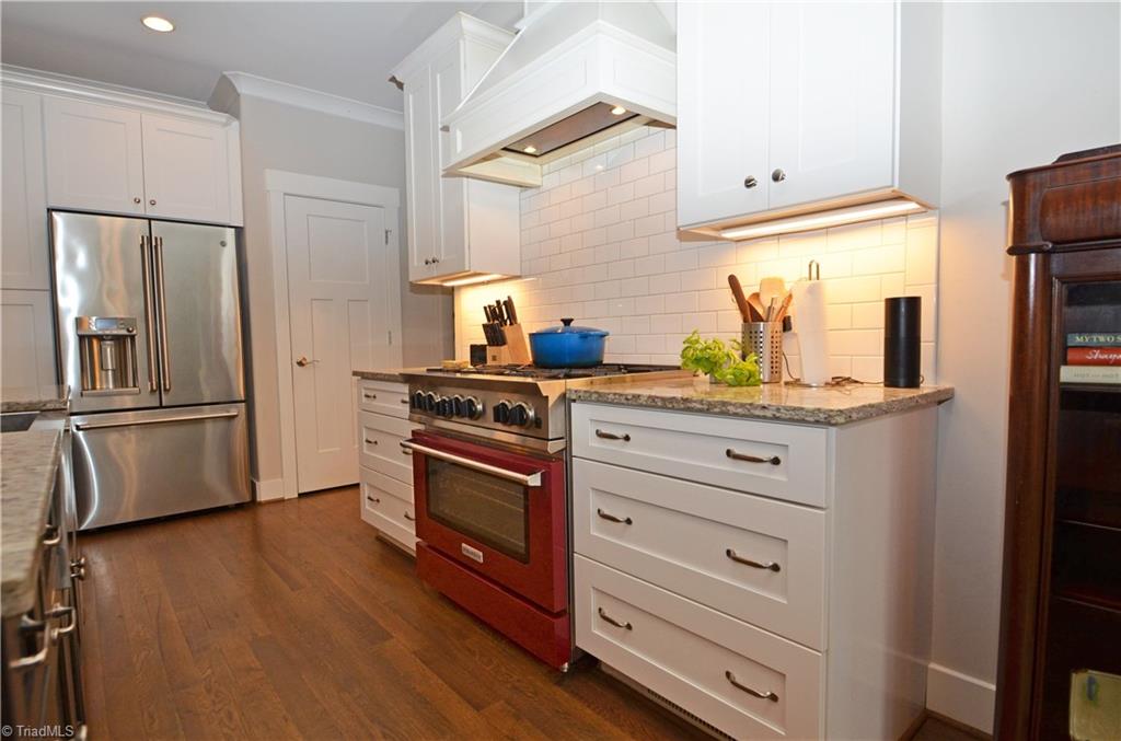 5578 Salem View Road Pfafftown, NC 27040 - Photo 14 of 48 Awesome upgraded 36 inch gas range!
