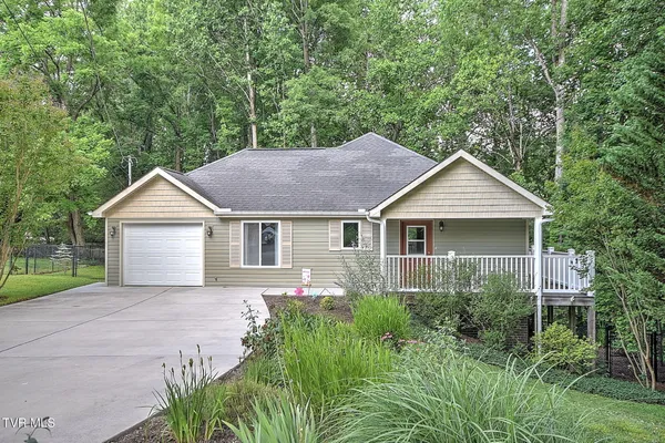 $379,900 | 5 Poplar Wood Court, Johnson City, TN 37604