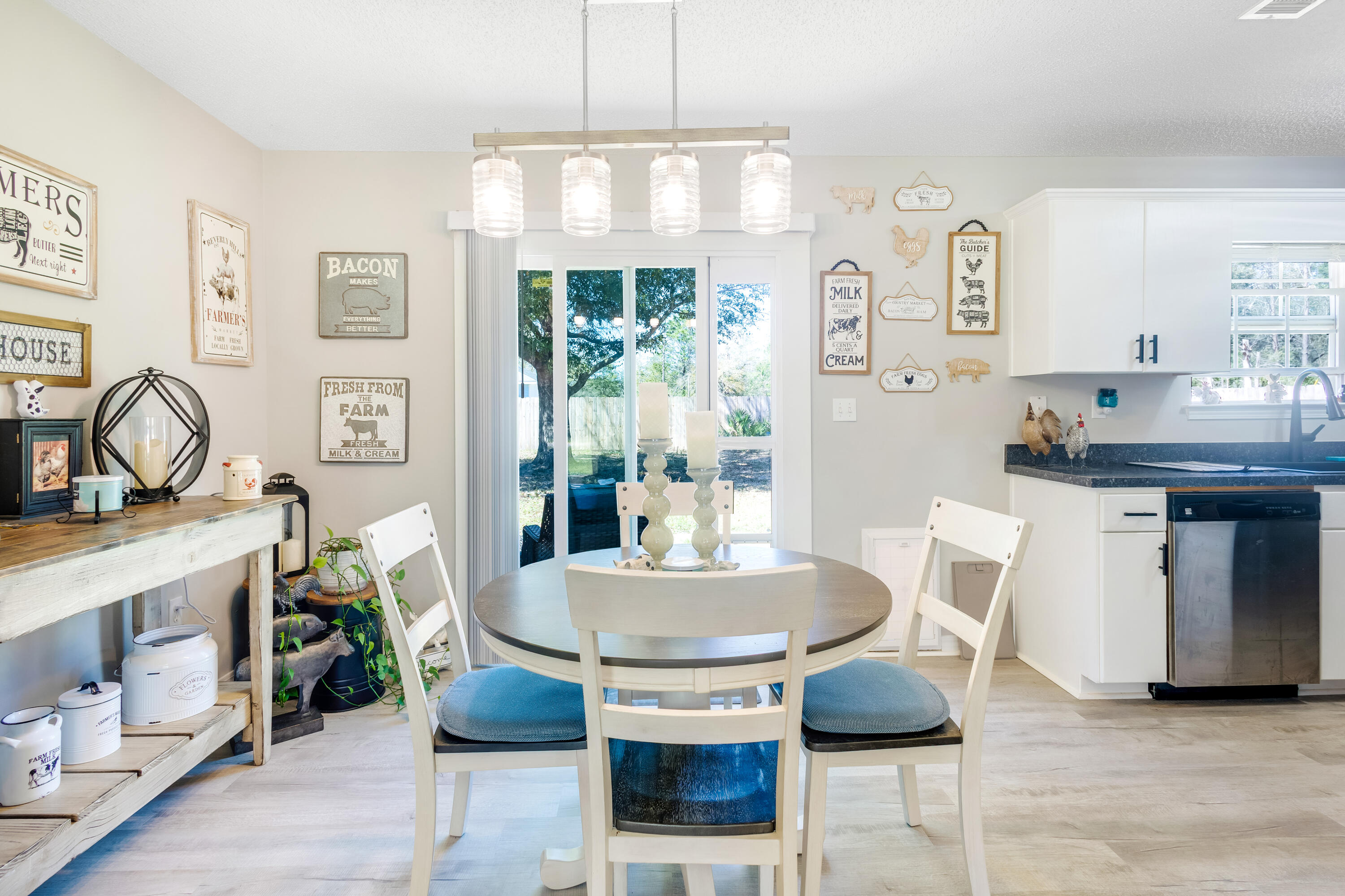 103 Valley View Drive DeFuniak Springs, FL 32433 - Photo 11 of 34 a dining room with furniture and window
