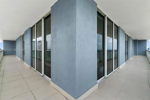 $1,050,000 | 50 Biscayne Boulevard, Unit 3510, Miami, FL 33132
