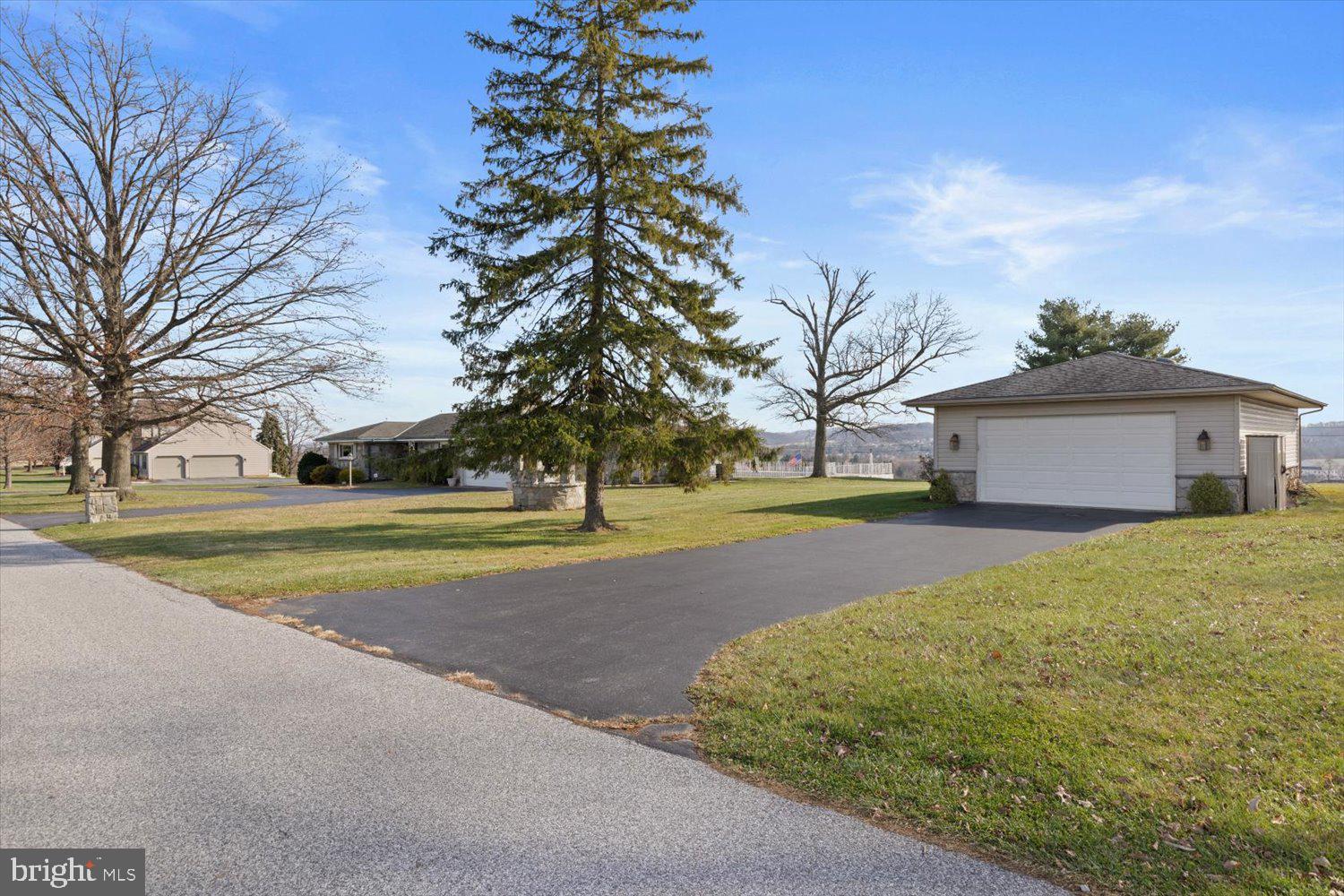 578 Owen Road York, PA 17403 - Photo 7 of 75 Separate driveway to detached garage