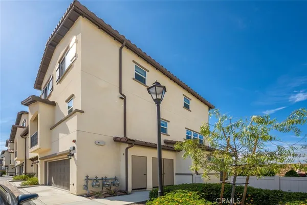 $4,000 | 3315 West Rovigo Drive, Anaheim, CA 92801