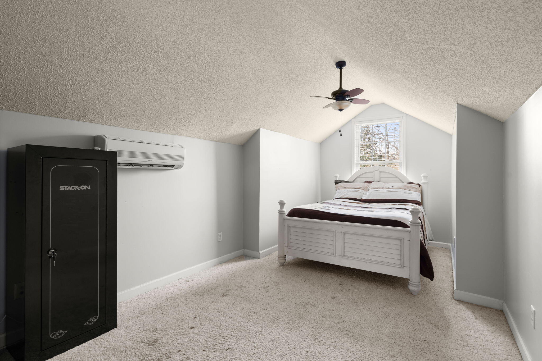 417 Dennis Avenue Moncks Corner, SC 29461 - Photo 29 of 43 Upstairs room