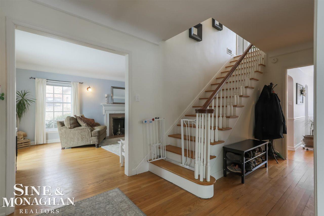 1036 Bedford Road Grosse Pointe, MI 48230 - Photo 2 of 40 50034441-1.JPG