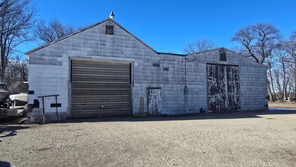 $349,900 | 28143 North Island Circle, Hollandale, MN 56045