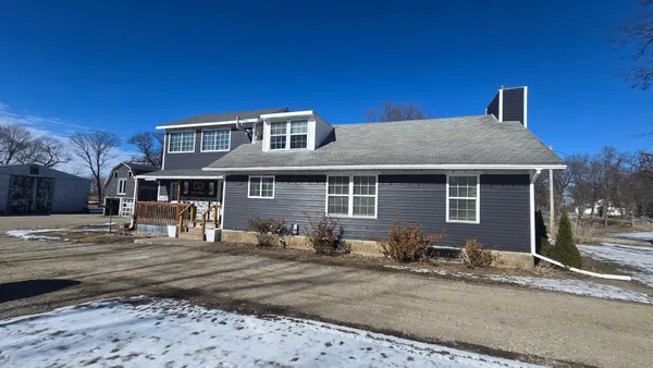 $349,900 | 28143 North Island Circle, Hollandale, MN 56045