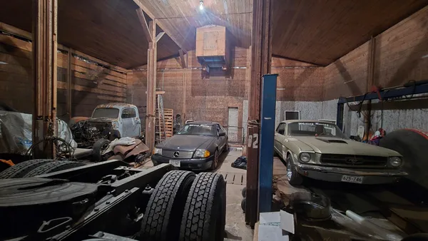 $349,900 | 28143 North Island Circle, Hollandale, MN 56045