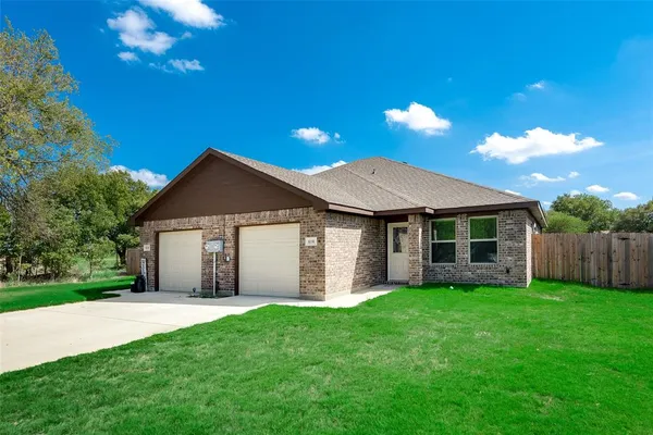 $1,550 | 616 North 6th Street, Gunter, TX 75058