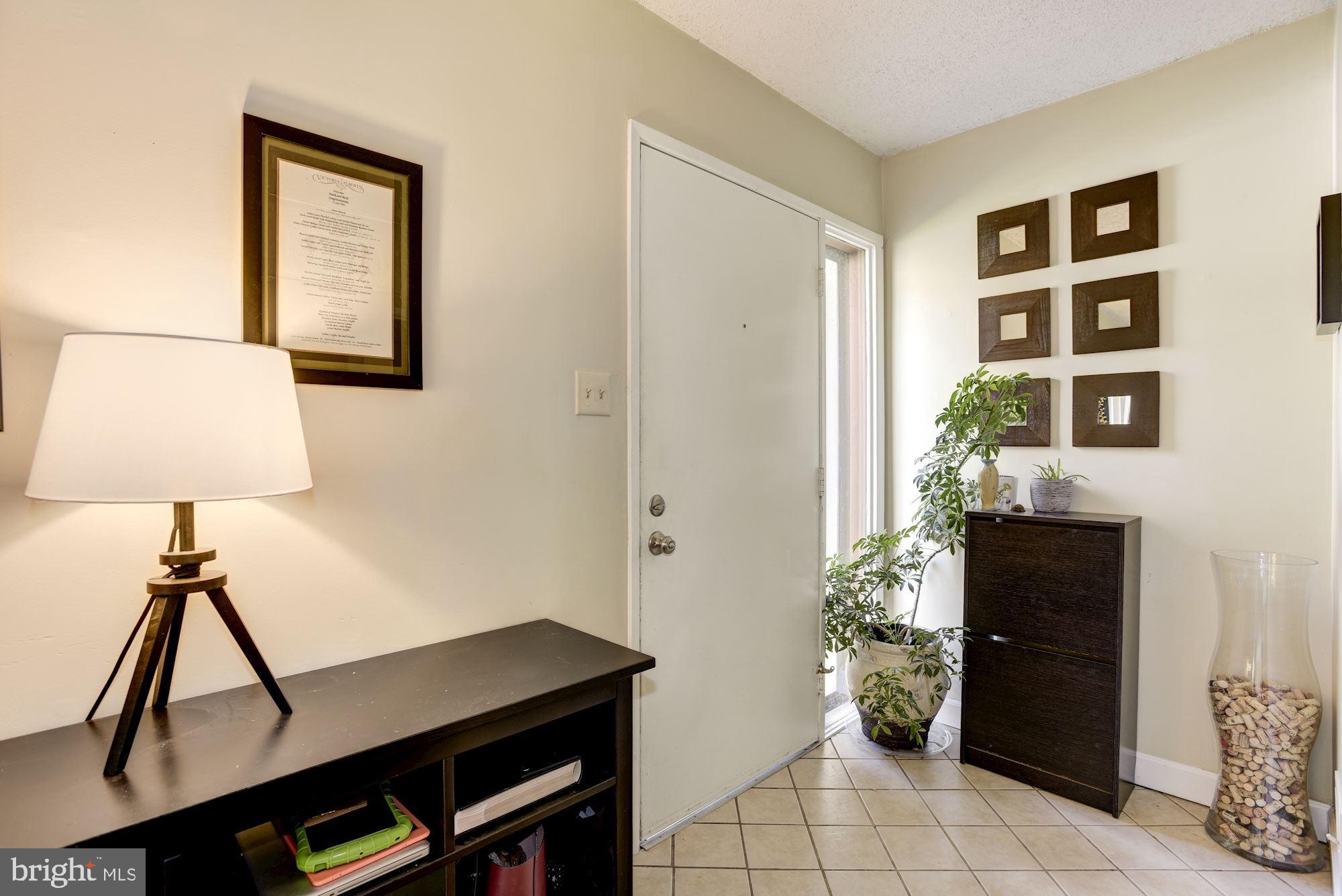 2220 Cartwright Place Reston, VA 20191 - Photo 2 of 39 Foyer