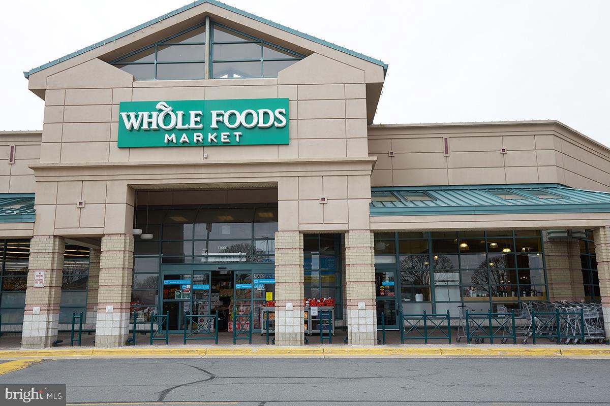2220 Cartwright Place Reston, VA 20191 - Photo 32 of 39 Reston Whole Foods