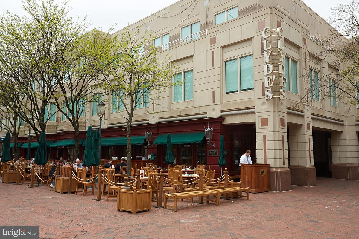 2220 Cartwright Place Reston, VA 20191 - Photo 34 of 39 Reston Town Center - Clydes
